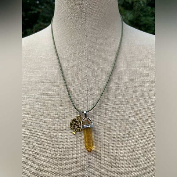 Handmade Honey Yellow Resin Stone Dagger Crystal Amulet Necklace & Tree of Life - Picture 7 of 11
